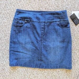 MACK+LIAM tummy control skirt, skort, Denim Blue. Size 6